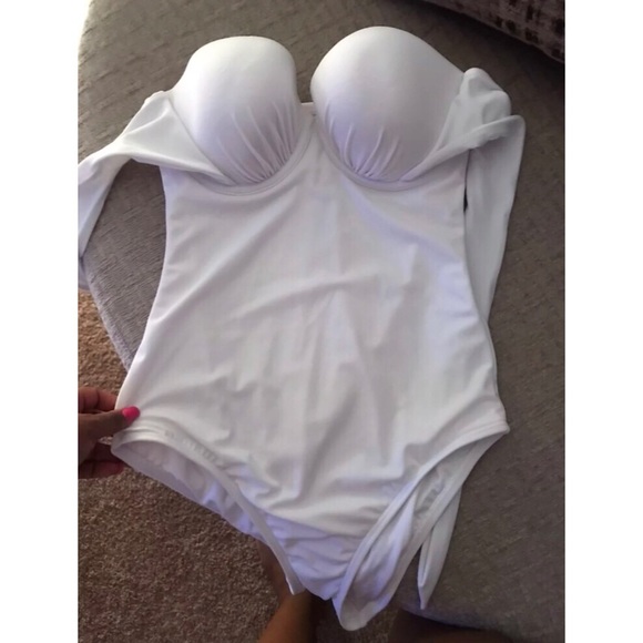 🖤SOLD🖤Victoria’s Secret white one piece swimsuit - Picture 2 of 4